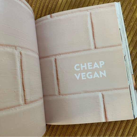 NEW! VEGAN LIFE Thick Cookbook Beautiful Bright and Delicious Recipes Gi… - Picture 4 of 11